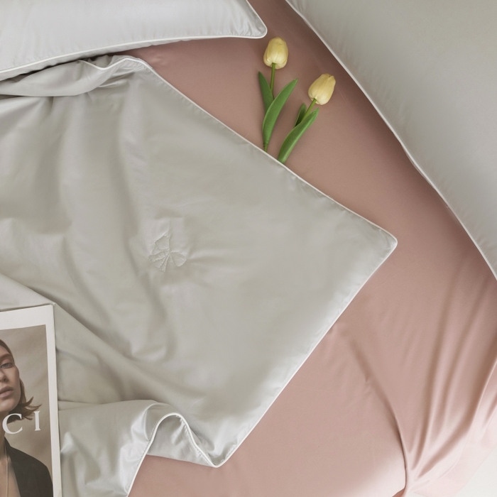 91家纺网 家纺一手货源 找家纺 汣沐生活 2025新款水洗真丝夏被夏被四件套 冰川灰+豆蔻粉