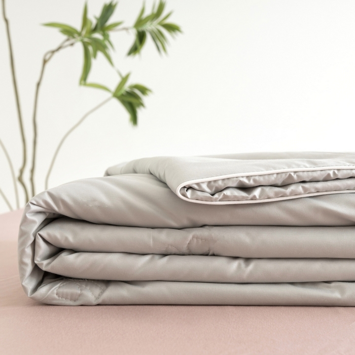 91家纺网 家纺一手货源 找家纺 汣沐生活 2025新款水洗真丝夏被夏被四件套 冰川灰+豆蔻粉