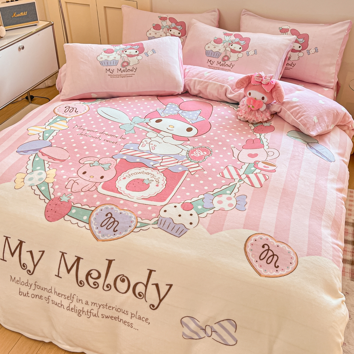 91家纺网 家纺一手货源 找家纺 博雅 2025新款三丽鸥正版授权高克重大版牛奶绒四件套 牛奶绒大版-音乐美乐蒂