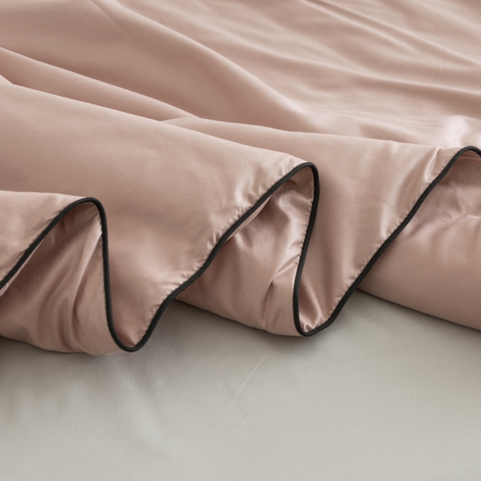 91家纺网 家纺一手货源 找家纺 汣沐生活 2025新款水洗真丝夏被夏被四件套 豆蔻粉+冰川灰