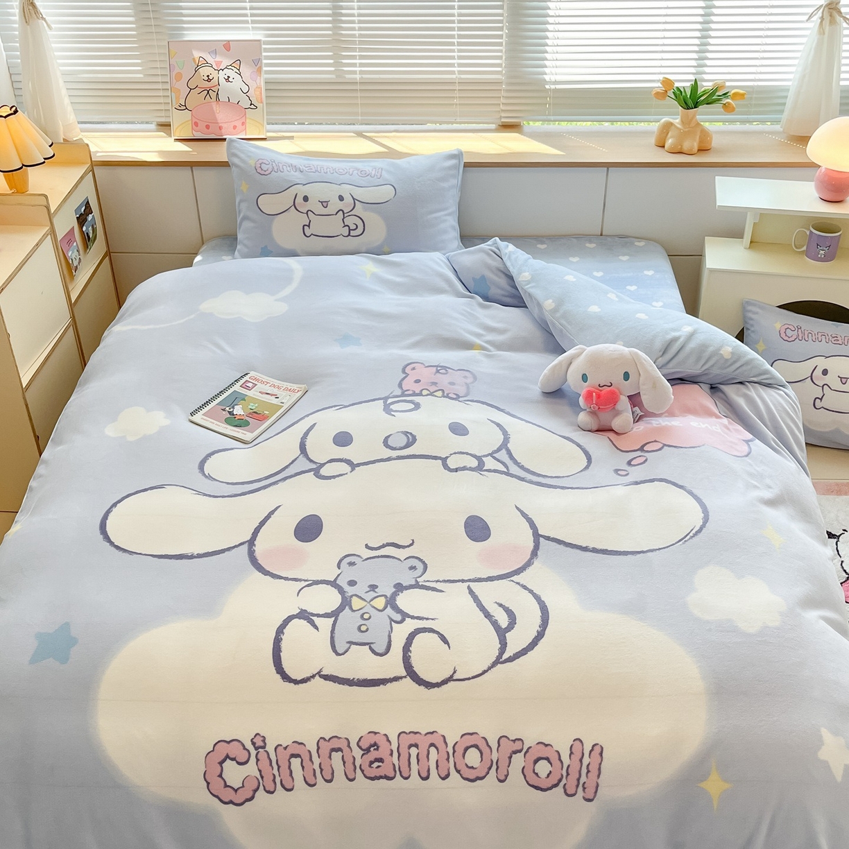 91家纺网 家纺一手货源 找家纺 博雅 2025新款三丽鸥正版授权高克重大版牛奶绒四件套 牛奶绒大版-云朵玉桂狗