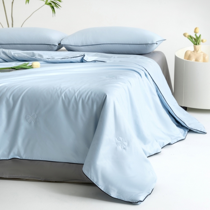 91家纺网 家纺一手货源 找家纺 汣沐生活 2025新款水洗真丝夏被夏被四件套 风铃兰+石墨灰