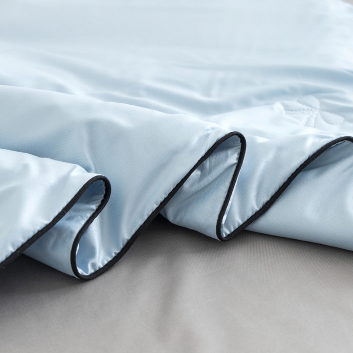 91家纺网 家纺一手货源 找家纺 汣沐生活 2025新款水洗真丝夏被夏被四件套 风铃兰+石墨灰