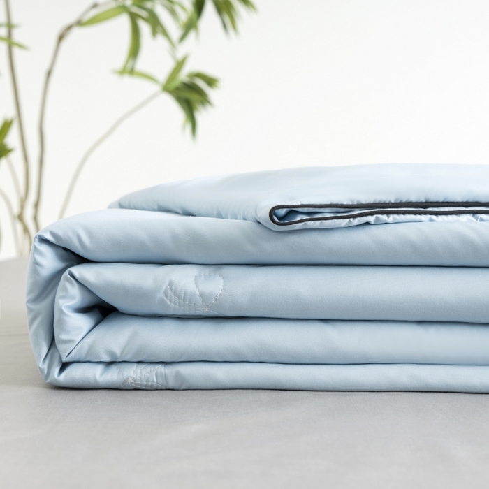 91家纺网 家纺一手货源 找家纺 汣沐生活 2025新款水洗真丝夏被夏被四件套 风铃兰+石墨灰