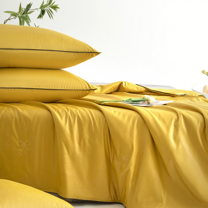 91家纺网 家纺一手货源 找家纺 汣沐生活 2025新款水洗真丝夏被夏被四件套 姜黄+石墨灰