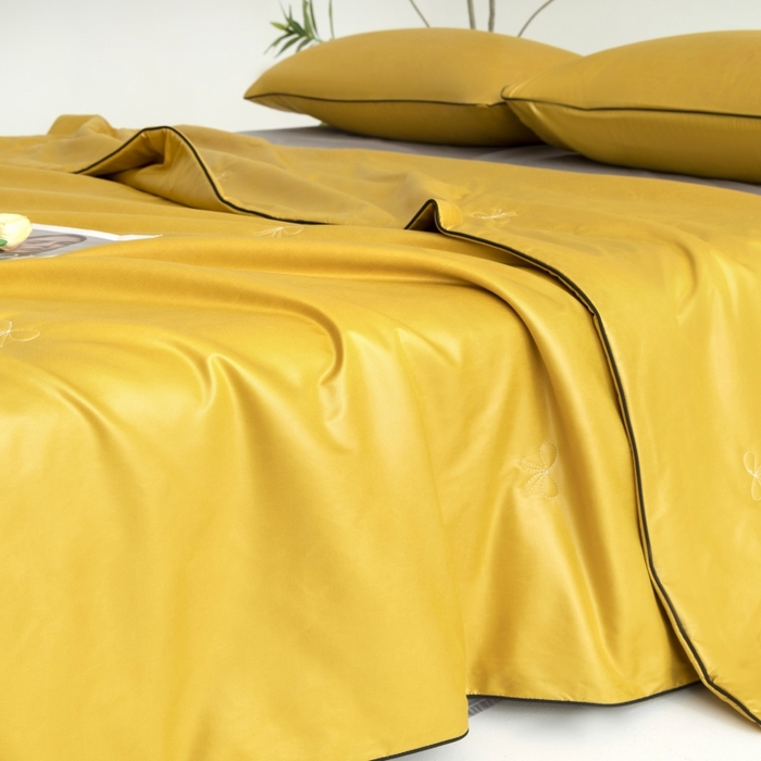 91家纺网 家纺一手货源 找家纺 汣沐生活 2025新款水洗真丝夏被夏被四件套 姜黄+石墨灰