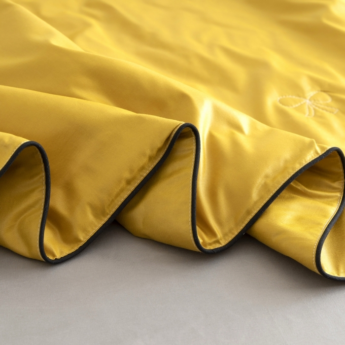 91家纺网 家纺一手货源 找家纺 汣沐生活 2025新款水洗真丝夏被夏被四件套 姜黄+石墨灰