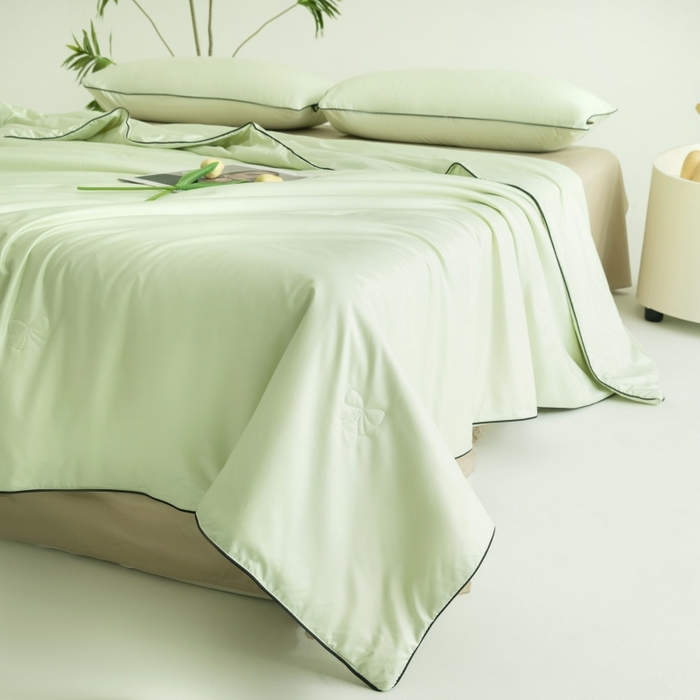 91家纺网 家纺一手货源 找家纺 汣沐生活 2025新款水洗真丝夏被夏被四件套 青草绿+肉桂茶
