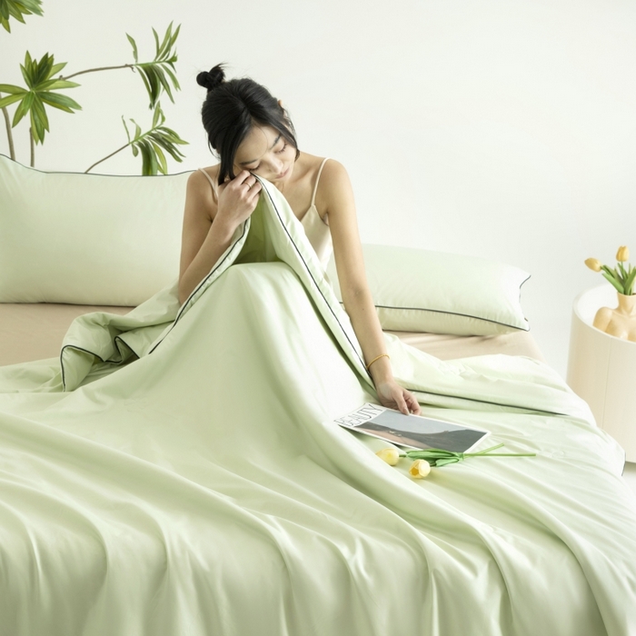 91家纺网 家纺一手货源 找家纺 汣沐生活 2025新款水洗真丝夏被夏被四件套 青草绿+肉桂茶