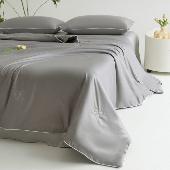 91家纺网 家纺一手货源 找家纺 汣沐生活 2025新款水洗真丝夏被夏被四件套 石墨灰+冰川灰