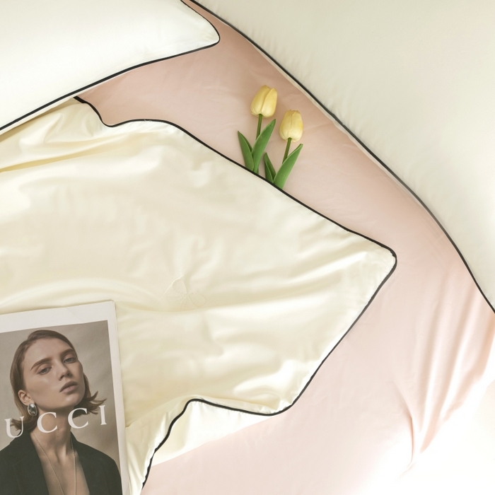 91家纺网 家纺一手货源 找家纺 汣沐生活 2025新款水洗真丝夏被夏被四件套 元气白桃+半熟蜜桃