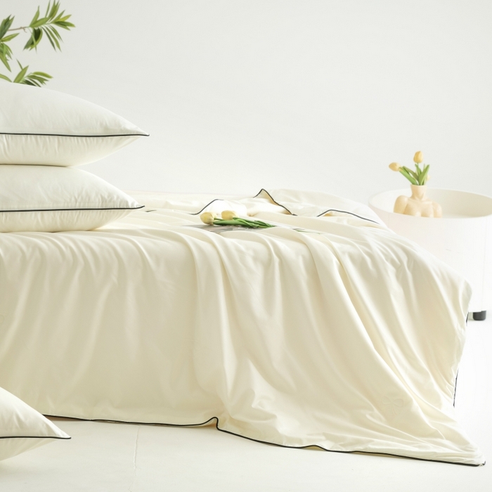 91家纺网 家纺一手货源 找家纺 汣沐生活 2025新款水洗真丝夏被夏被四件套 元气白桃+海盐蓝