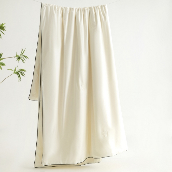 91家纺网 家纺一手货源 找家纺 汣沐生活 2025新款水洗真丝夏被夏被四件套 元气白桃+姜黄