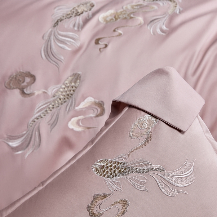 91家纺网 家纺一手货源 找家纺 时亿家居 2025新款超细旦天丝棉磨毛四件套-锦鲤系列 锦鲤-落照粉