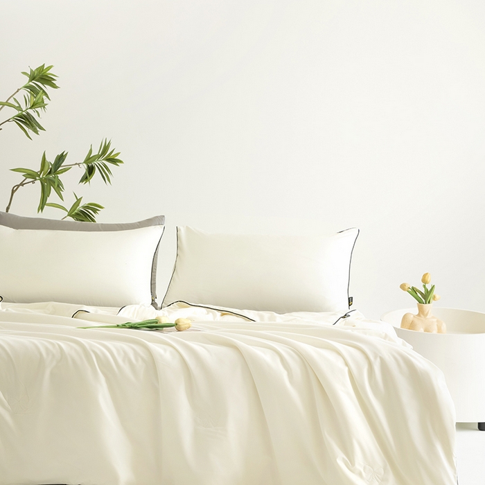 91家纺网 家纺一手货源 找家纺 汣沐生活 2025新款水洗真丝夏被夏被四件套 元气白桃+石墨灰