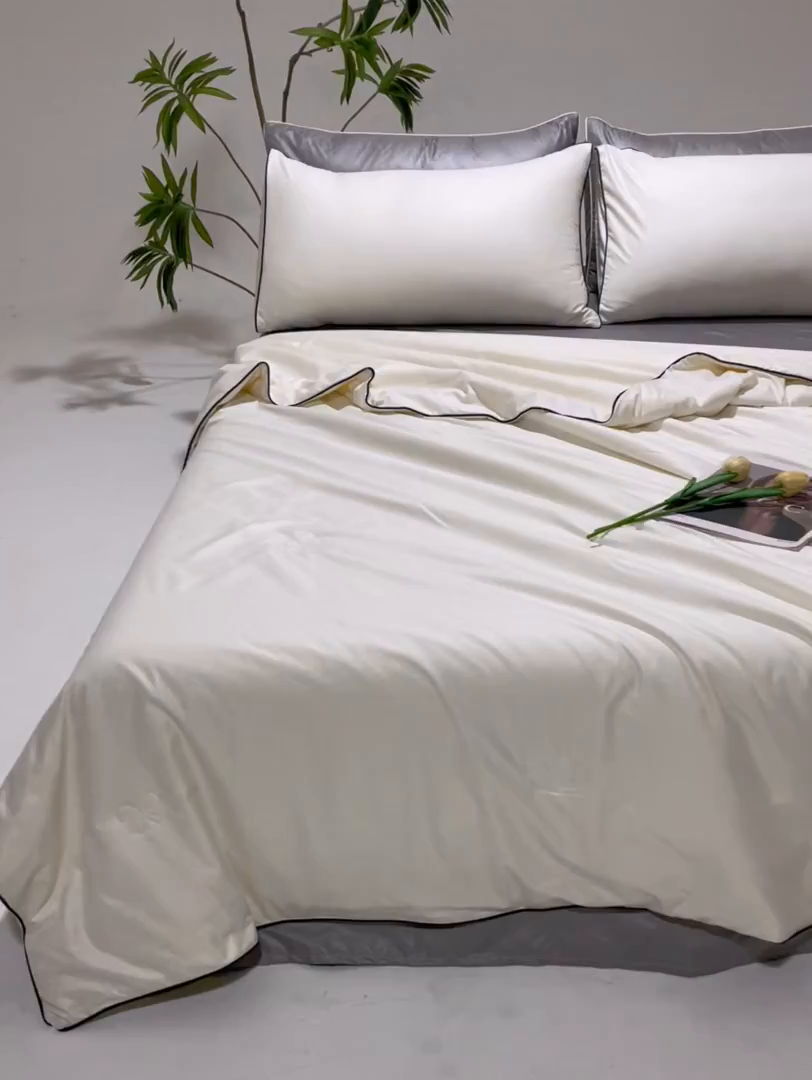 91家纺网 家纺一手货源 找家纺 汣沐生活 2025新款水洗真丝夏被夏被四件套 元气白桃+石墨灰