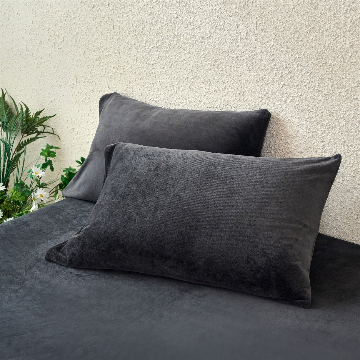 91家纺网 家纺一手货源 找家纺 （总）兰紫橙家纺 2025新款简约纯色单面200克重牛奶绒枕套