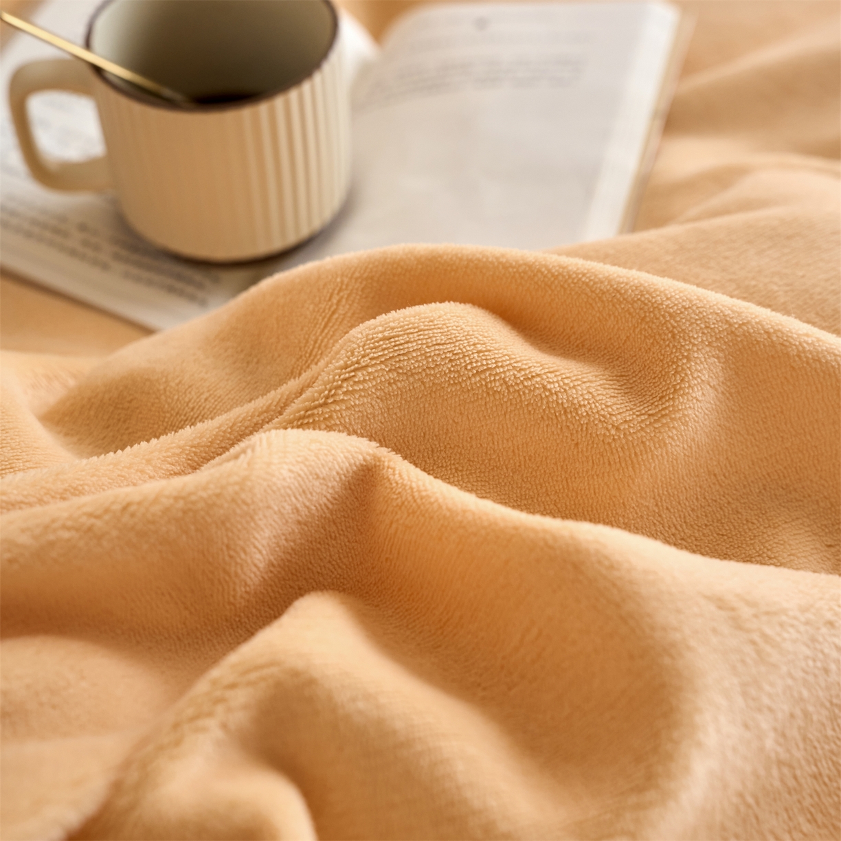 91家纺网 家纺一手货源 找家纺 兰紫橙家纺 2025新款简约纯色牛奶绒拉链款枕套 雏菊黄