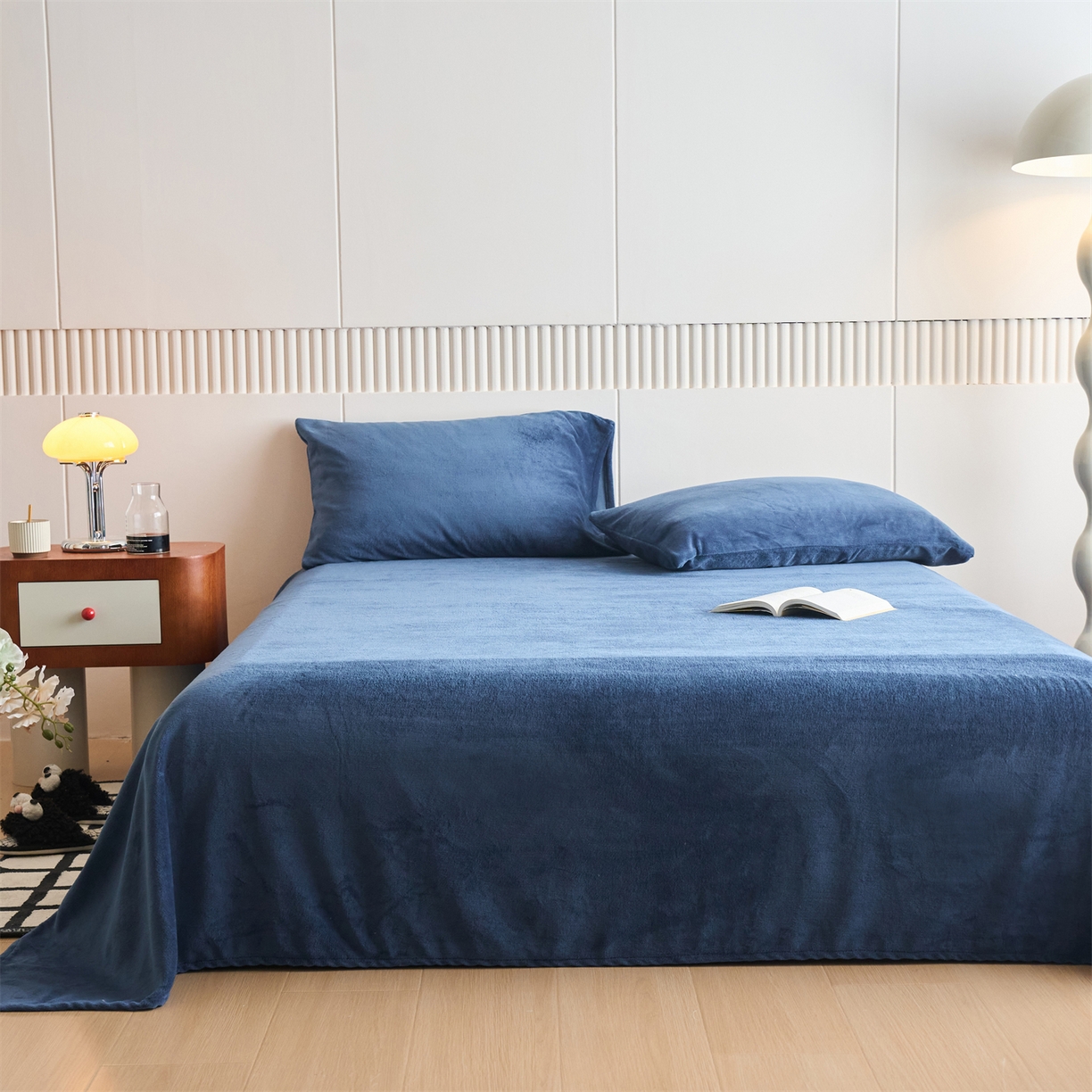 91家纺网 家纺一手货源 找家纺 兰紫橙家纺 2025新款简约纯色牛奶绒拉链款枕套 宝石蓝