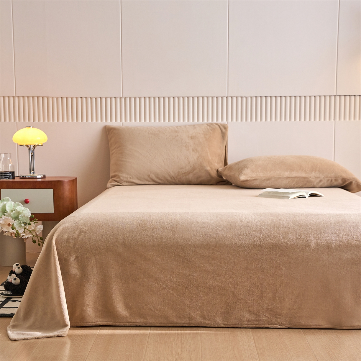 91家纺网 家纺一手货源 找家纺 兰紫橙家纺 2025新款简约纯色牛奶绒拉链款枕套 奶油驼