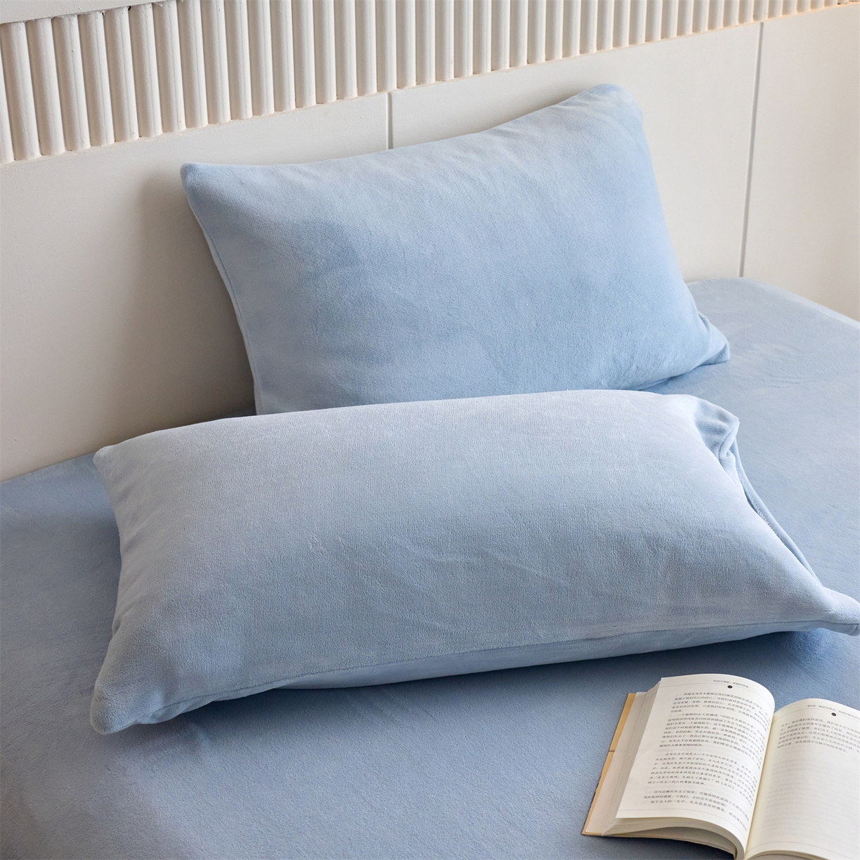 91家纺网 家纺一手货源 找家纺 兰紫橙家纺 2025新款简约纯色牛奶绒拉链款枕套 天空蓝