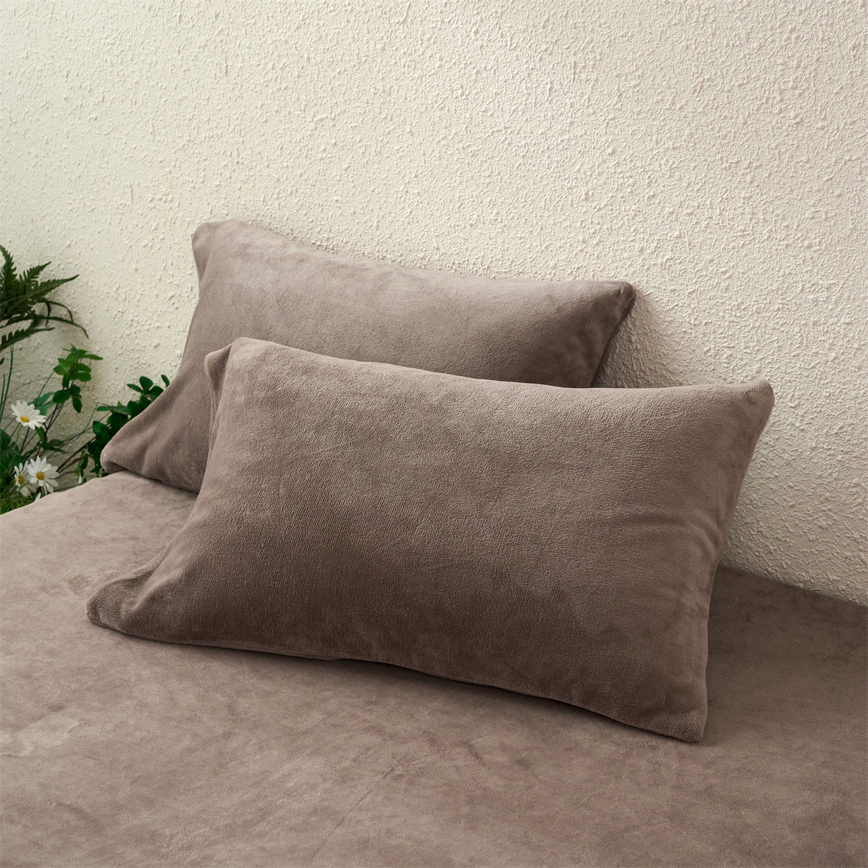兰紫橙家纺 2025新款简约纯色牛奶绒拉链款枕套 摩卡棕