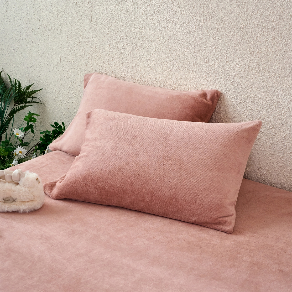 兰紫橙家纺 2025新款简约纯色牛奶绒拉链款枕套 星柚粉