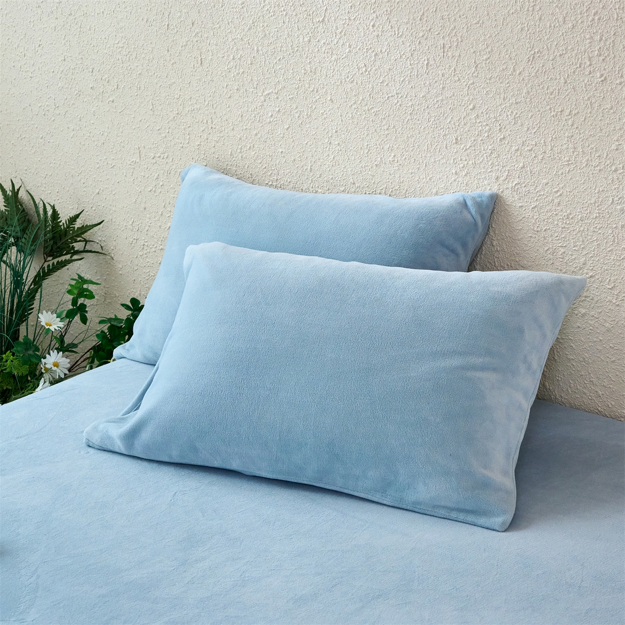 兰紫橙家纺 2025新款简约纯色牛奶绒拉链款枕套 天空蓝