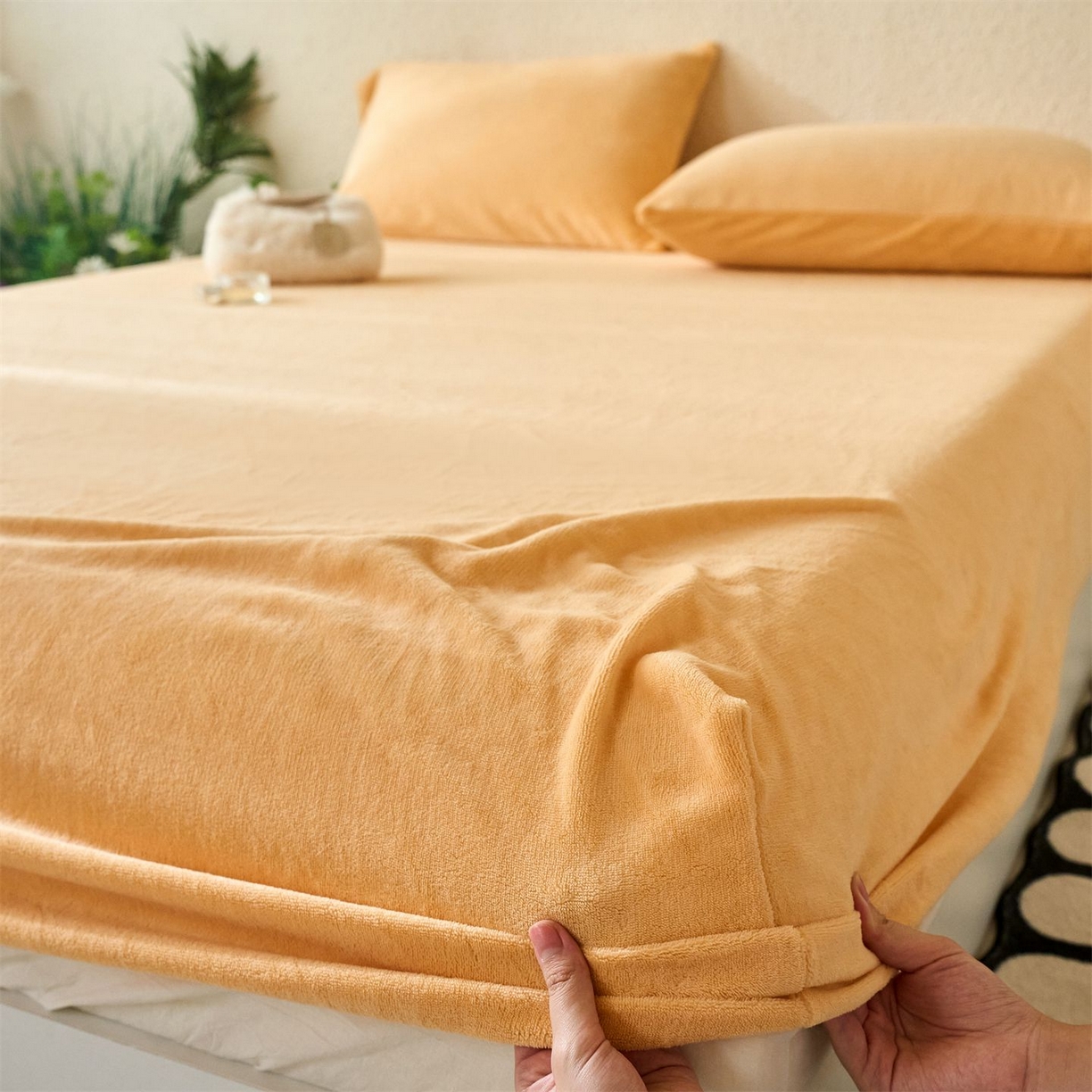 91家纺网 家纺一手货源 找家纺 兰紫橙家纺 2025新款简约纯色牛奶绒床笠系列 雏菊黄