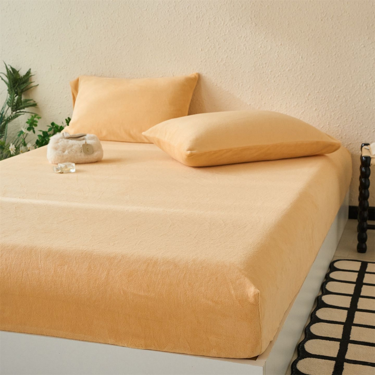 91家纺网 家纺一手货源 找家纺 兰紫橙家纺 2025新款简约纯色牛奶绒床笠系列 雏菊黄