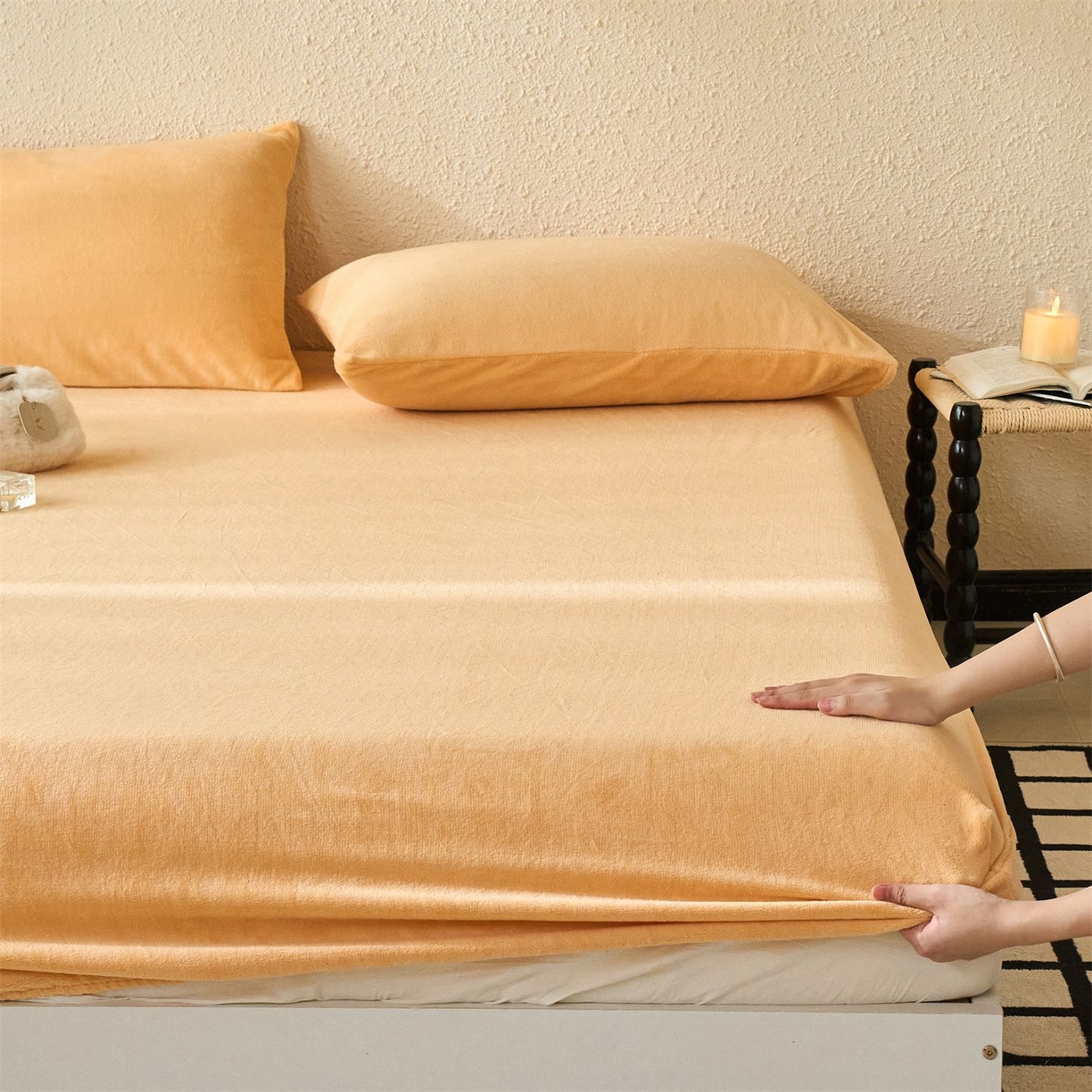 91家纺网 家纺一手货源 找家纺 兰紫橙家纺 2025新款简约纯色牛奶绒床笠系列 雏菊黄