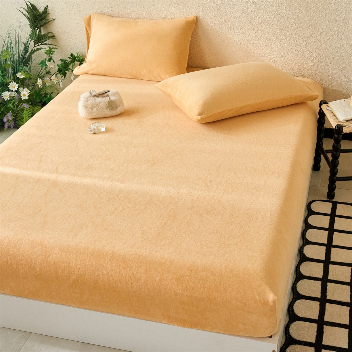 91家纺网 家纺一手货源 找家纺 兰紫橙家纺 2025新款简约纯色牛奶绒床笠系列 雏菊黄