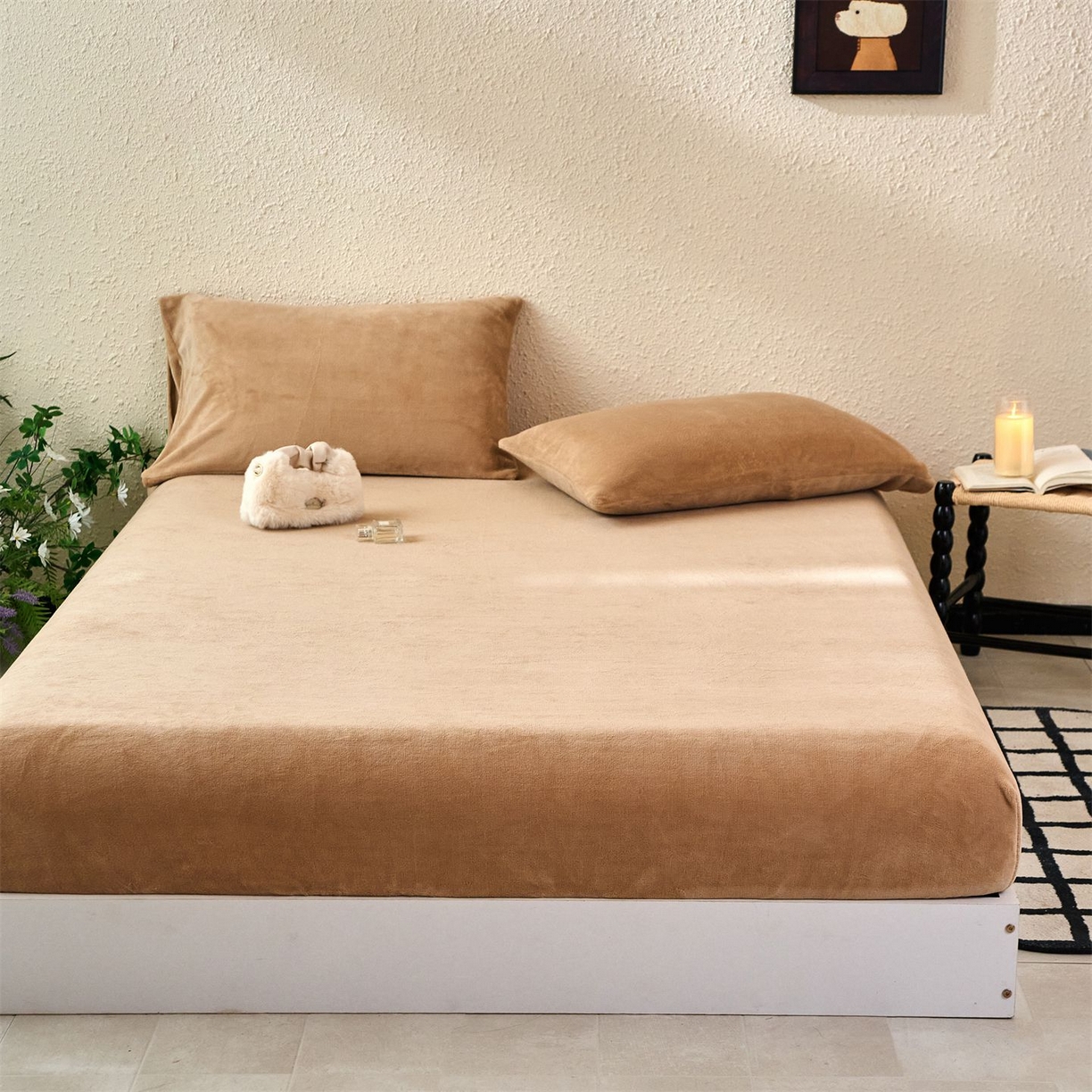 91家纺网 家纺一手货源 找家纺 兰紫橙家纺 2025新款简约纯色牛奶绒床笠系列 奶油驼