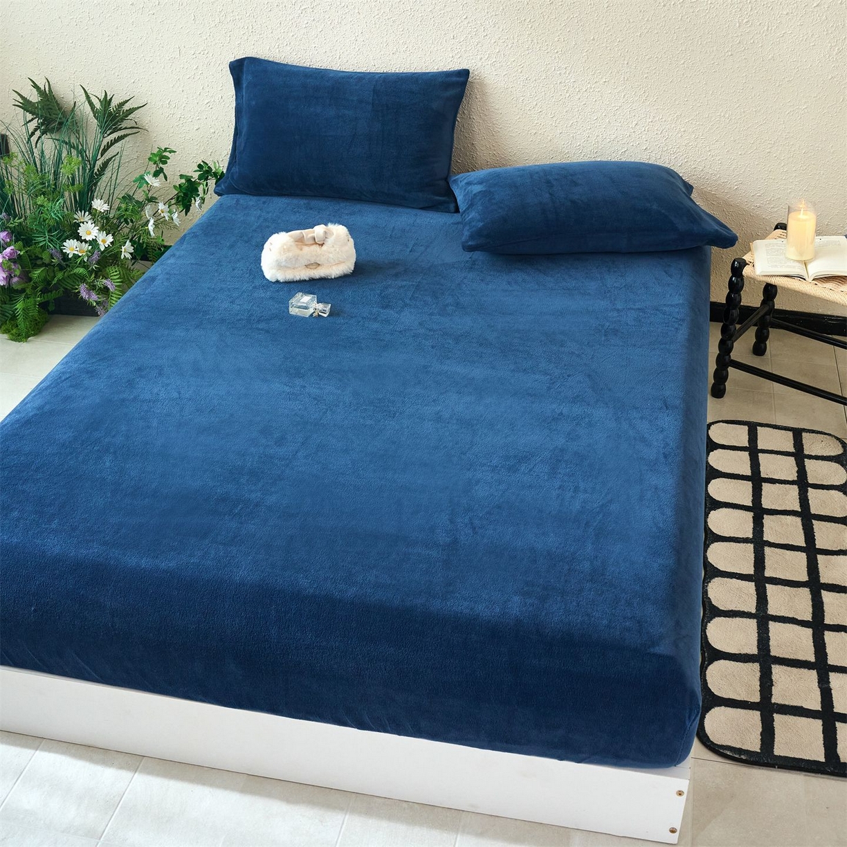 91家纺网 家纺一手货源 找家纺 兰紫橙家纺 2025新款简约纯色牛奶绒床笠系列 宝石蓝