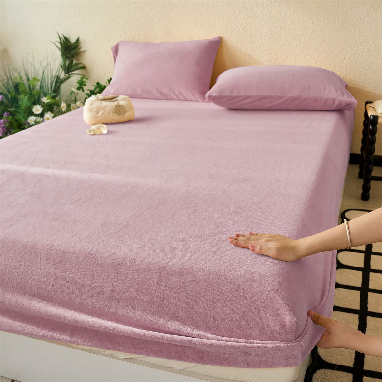 91家纺网 家纺一手货源 找家纺 兰紫橙家纺 2025新款简约纯色牛奶绒床笠系列 罗兰紫
