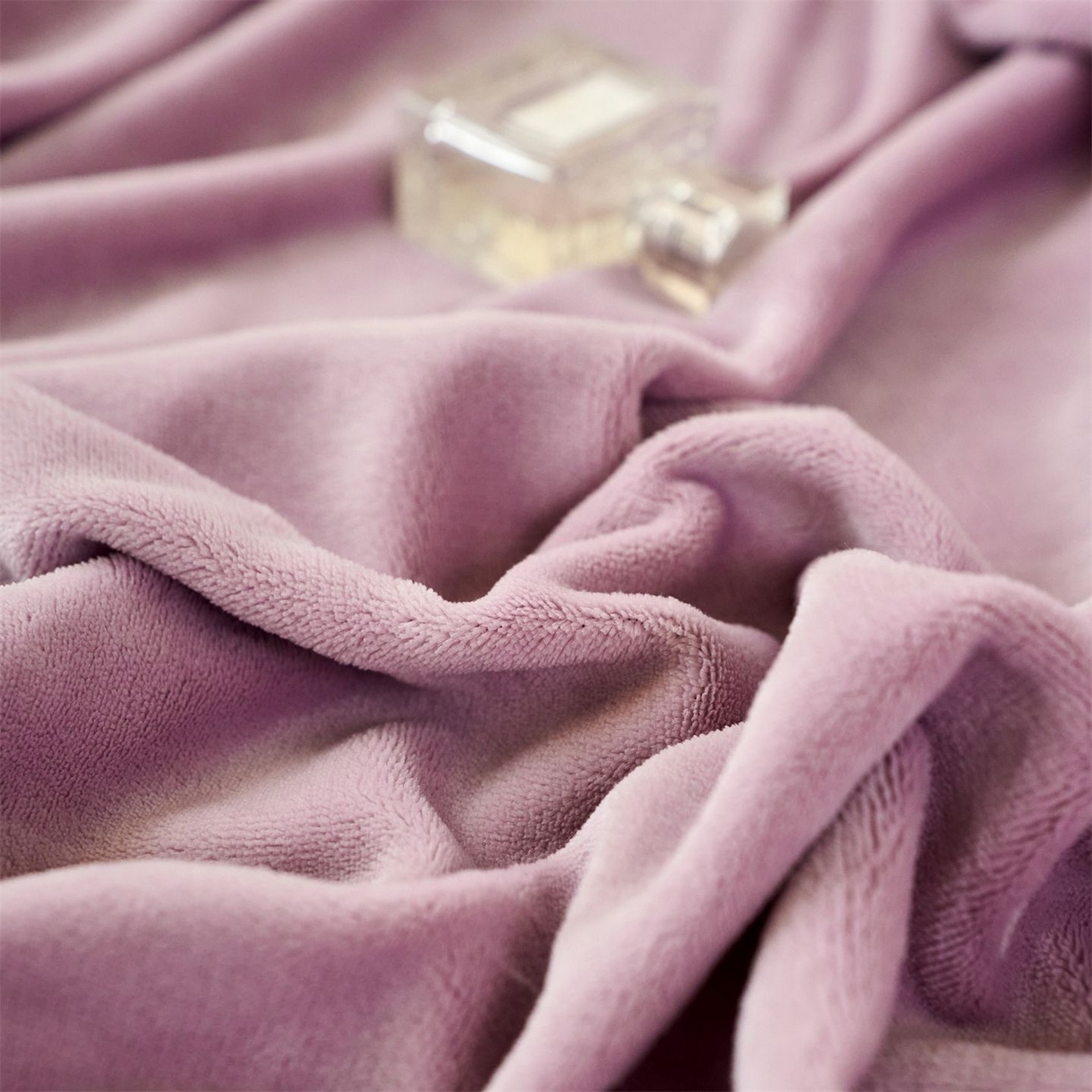 91家纺网 家纺一手货源 找家纺 兰紫橙家纺 2025新款简约纯色牛奶绒床笠系列 罗兰紫