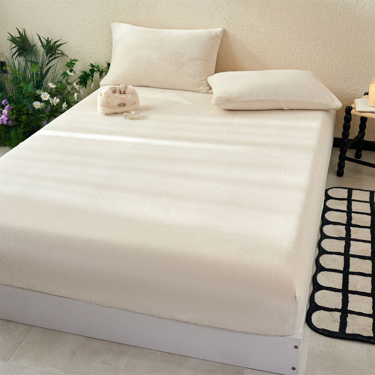 91家纺网 家纺一手货源 找家纺 兰紫橙家纺 2025新款简约纯色牛奶绒床笠系列 奶昔白