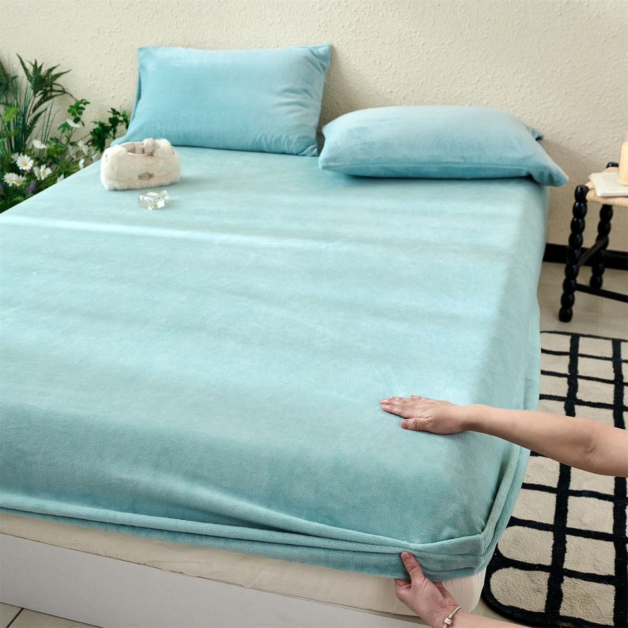 91家纺网 家纺一手货源 找家纺 兰紫橙家纺 2025新款简约纯色牛奶绒床笠系列 浅星蓝