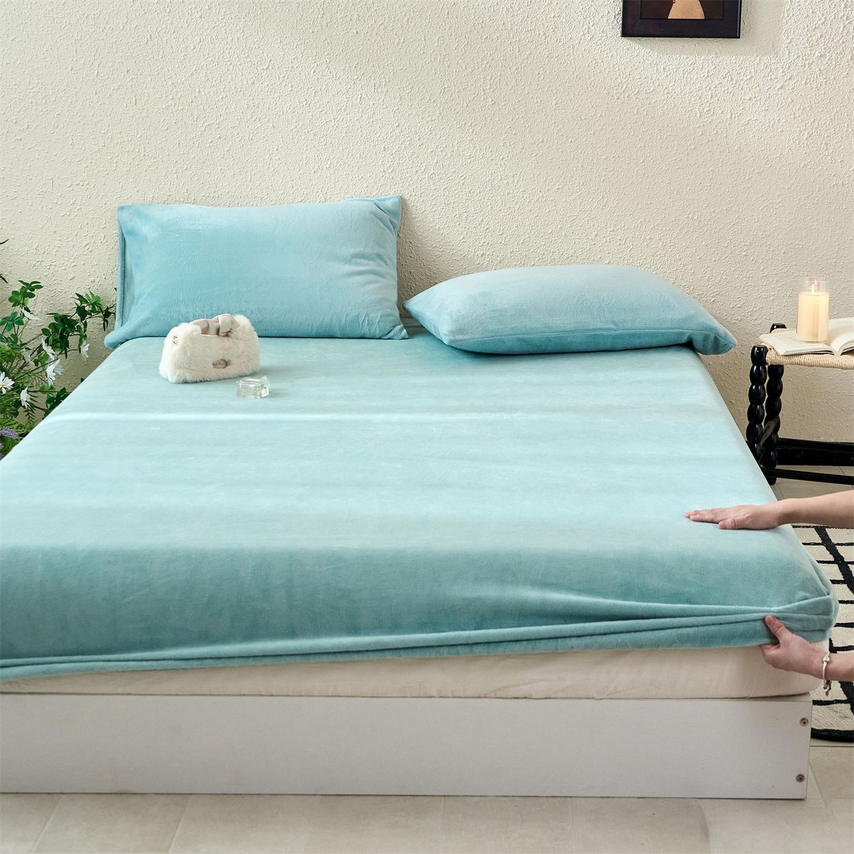 91家纺网 家纺一手货源 找家纺 兰紫橙家纺 2025新款简约纯色牛奶绒床笠系列 浅星蓝