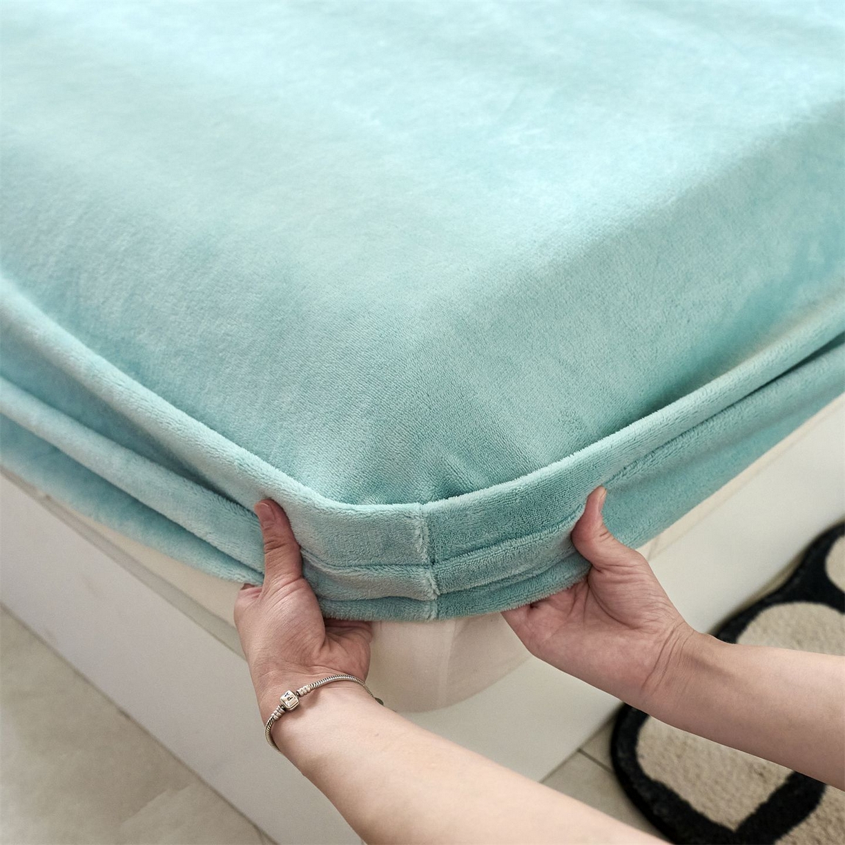 91家纺网 家纺一手货源 找家纺 兰紫橙家纺 2025新款简约纯色牛奶绒床笠系列 浅星蓝