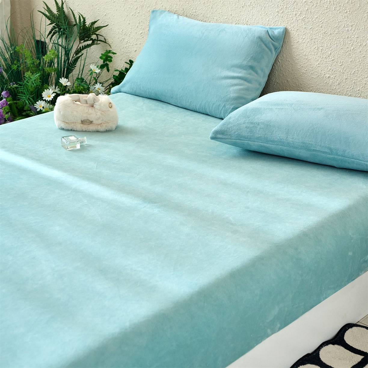 91家纺网 家纺一手货源 找家纺 兰紫橙家纺 2025新款简约纯色牛奶绒床笠系列 浅星蓝