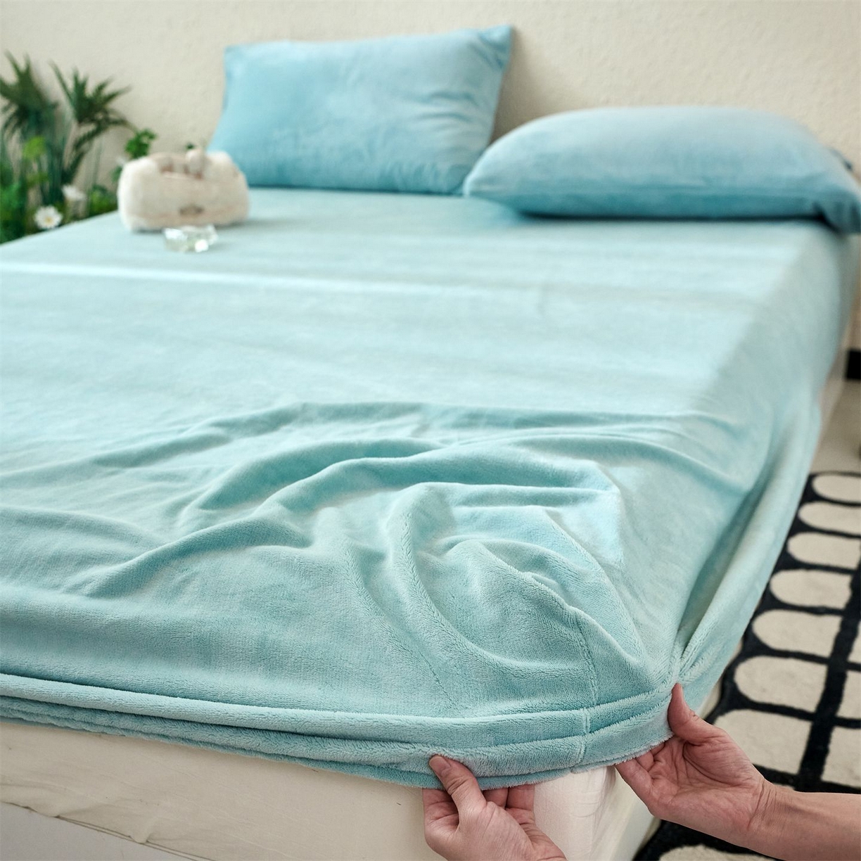 91家纺网 家纺一手货源 找家纺 兰紫橙家纺 2025新款简约纯色牛奶绒床笠系列 浅星蓝