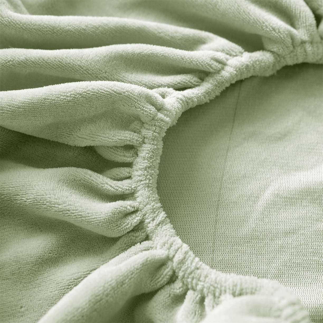 91家纺网 家纺一手货源 找家纺 兰紫橙家纺 2025新款简约纯色牛奶绒床笠系列 淡彩绿