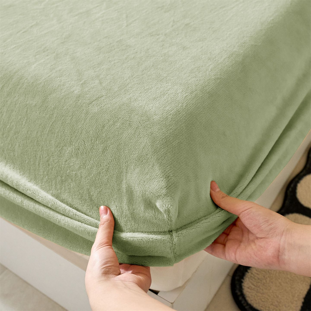 91家纺网 家纺一手货源 找家纺 兰紫橙家纺 2025新款简约纯色牛奶绒床笠系列 淡彩绿