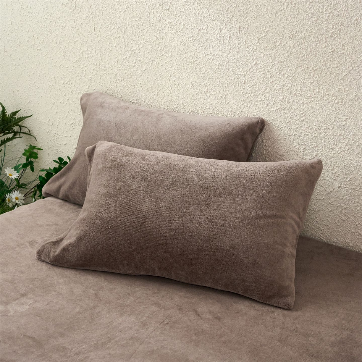 91家纺网 家纺一手货源 找家纺 兰紫橙家纺 2025新款简约纯色牛奶绒床笠系列 摩卡棕