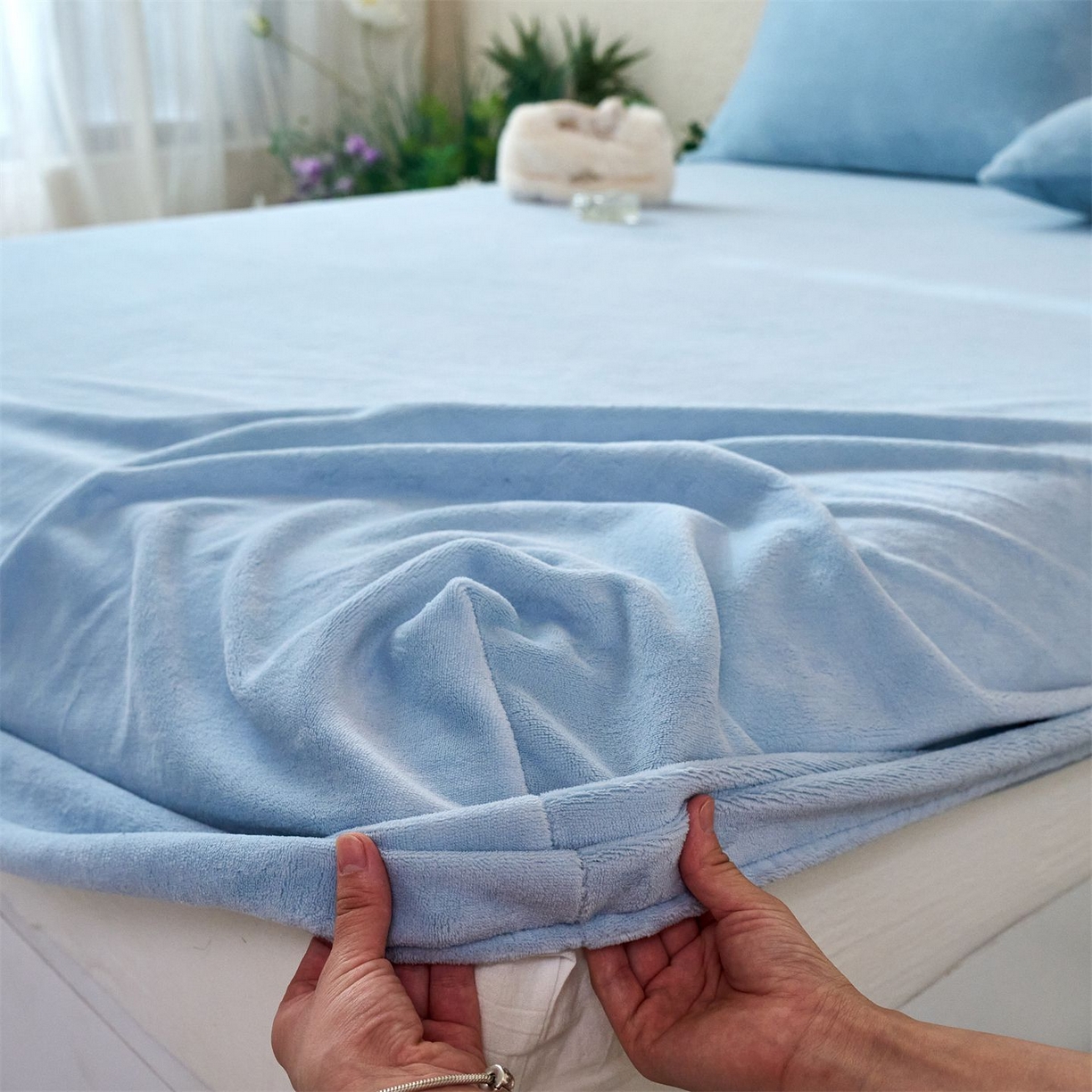 91家纺网 家纺一手货源 找家纺 兰紫橙家纺 2025新款简约纯色牛奶绒床笠系列 天空蓝