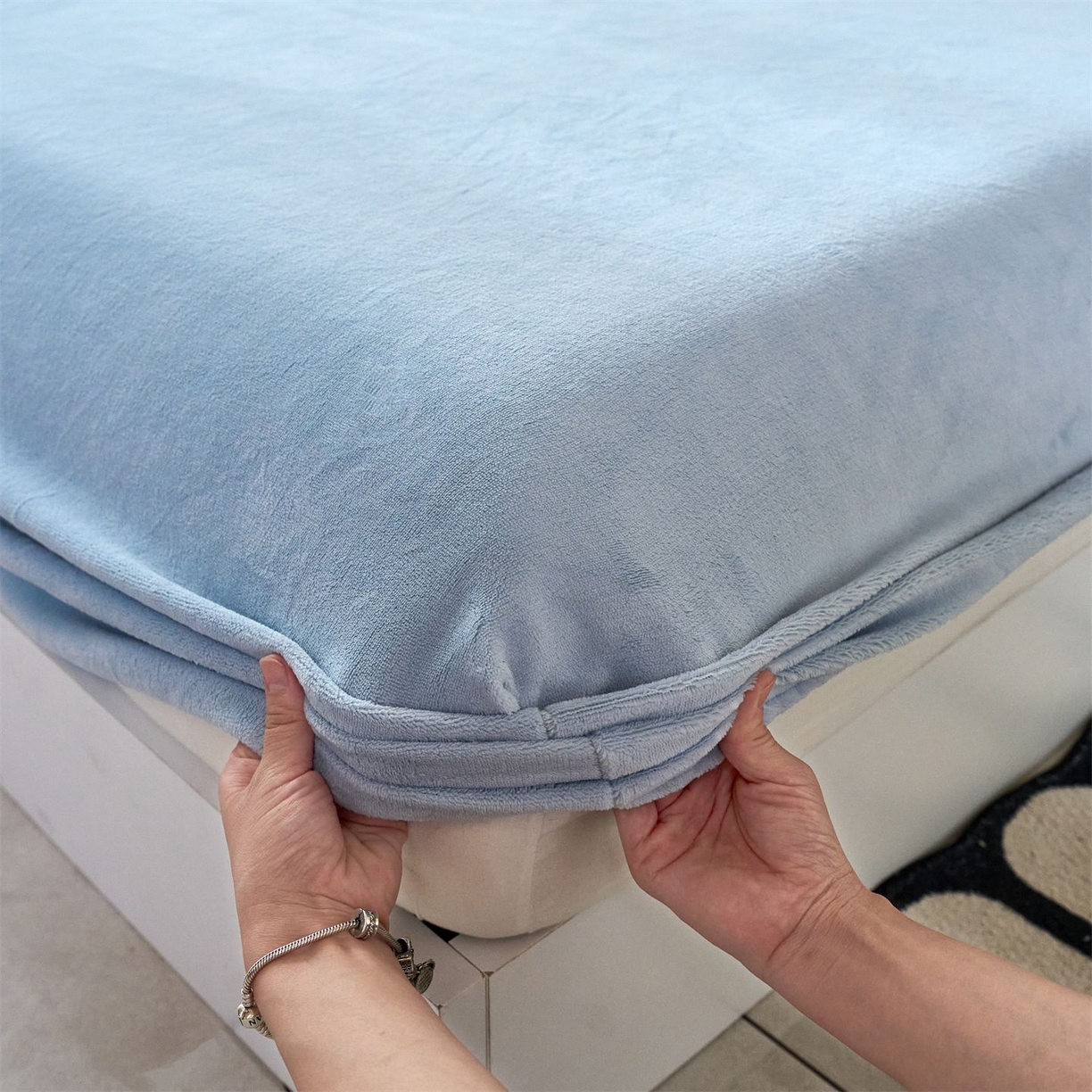 91家纺网 家纺一手货源 找家纺 兰紫橙家纺 2025新款简约纯色牛奶绒床笠系列 天空蓝