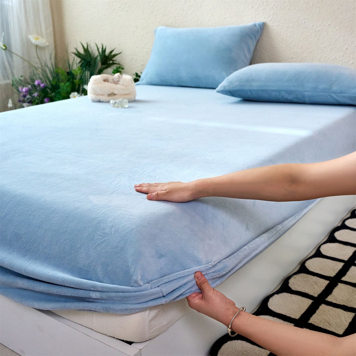 91家纺网 家纺一手货源 找家纺 兰紫橙家纺 2025新款简约纯色牛奶绒床笠系列 天空蓝