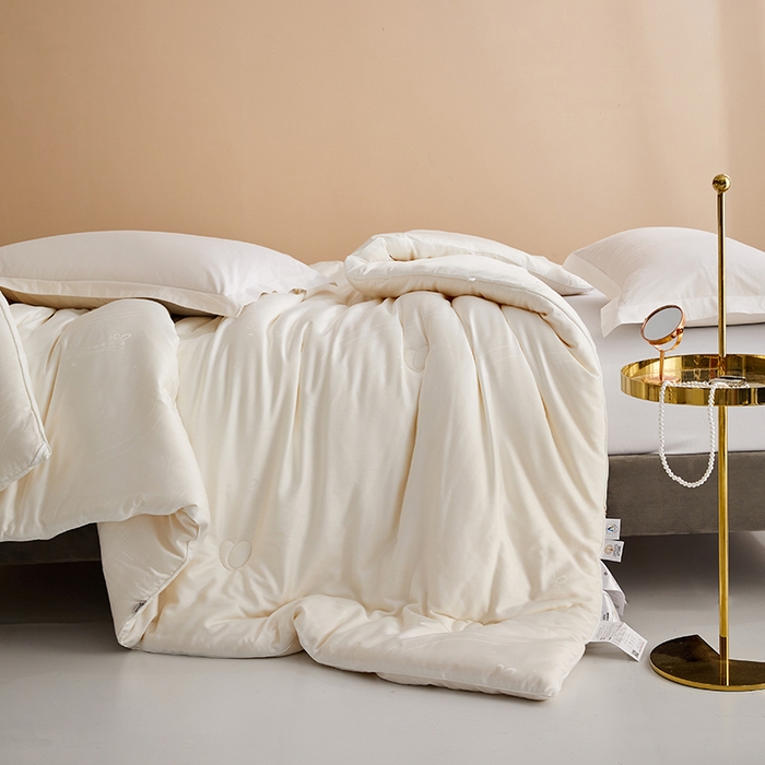 91家纺网 家纺一手货源 找家纺 （总）纪梵茜 2025新款A类蚕蛹蛋白大豆纤维被芯 高端提花加厚冬被春秋被子四季通用