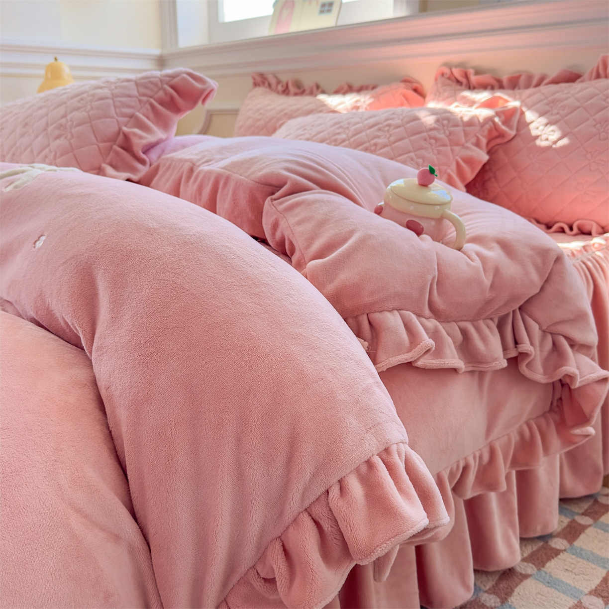 恒爱家纺 2025新款牛奶绒贴布绣夹棉床裙四件套 豆沙红